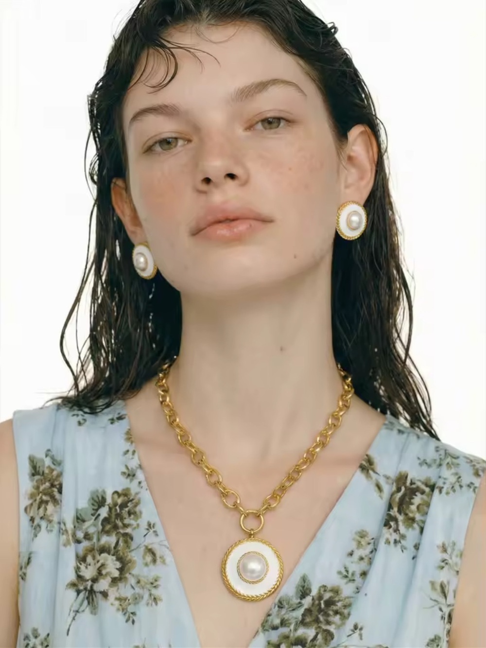 Golden Pearl Medallion Luxury Jewelry Set - Picture 13 of 13